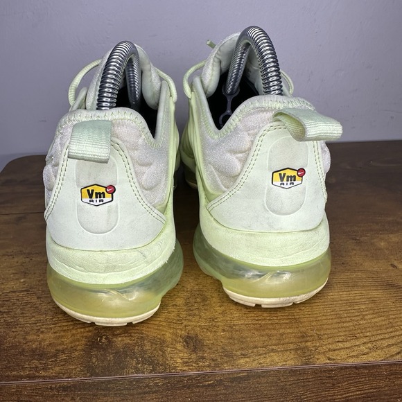 Nike Vapormax Women's Size 7 Mint Green Sneakers - Picture 4 of 6